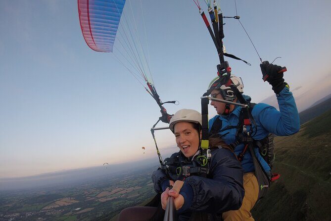 Tandem Paragliding Experience in the Brecon Beacons - Who Should Consider This Experience?