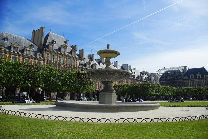 The History of Paris: Historical Le Marais Private Tour - What to Expect at Each Stop
