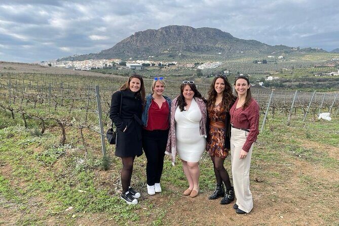 TOP WINE TOUR- Vineyard & cellar visit + 6 top wines + tapas - What to Expect from the Full Tour