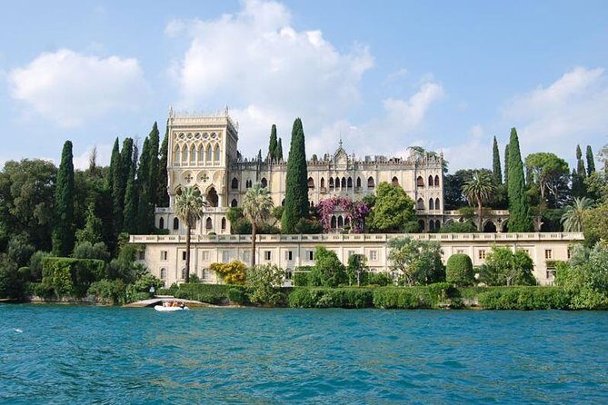 Tour in barca da Sirmione all'Isola del Garda - The Experience of Being on the Water
