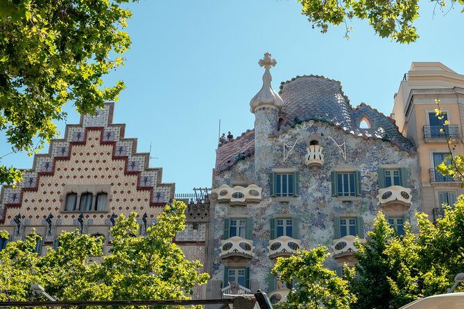 Treasures of Barcelona: Private Gaudi Walking Tour - What to Expect from the Experience