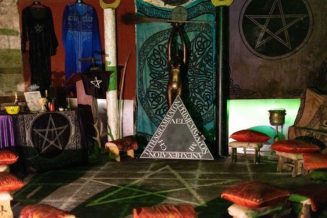 Underground Vaults Walking Tour in Edinburgh Old Town - The Experience and Atmosphere