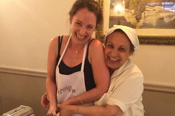 Venice: Pasta and Tiramisu Cooking Class with Wine - Group Size, Location, and Logistics