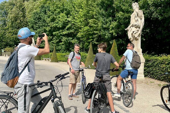 Versailles Full-Day Electric Bike Tour : Market, Picnic & Palace - The Real Experience: What Travelers Say
