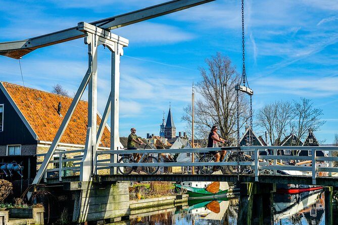 Volendam: E-bike rental with suggested countryside- and fisherman village route - Who Should Consider This Tour?