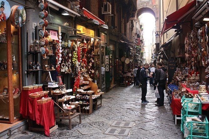 Walk through Naples Historic District - Passeggiata a Napoli - The Experience in Detail