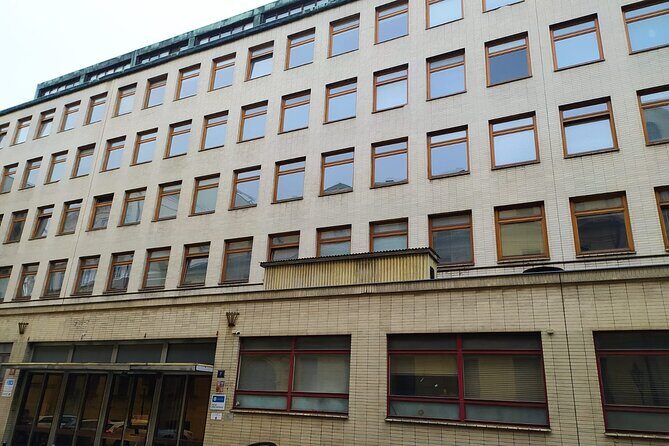 Wars and Totality Private Walking Tour in Prague - Who Is This Tour Best For?