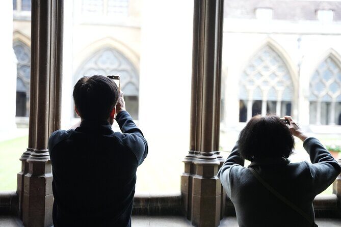 Westminster Abbey, Big Ben, Buckingham Guided Tour of London - What to Expect from the Guide and Group Size