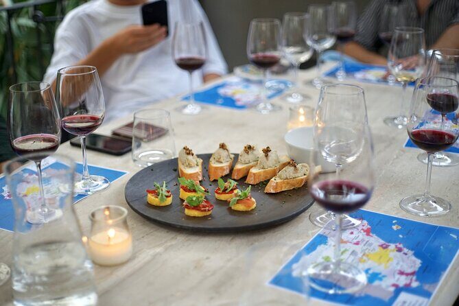 Wine Tasting Experience with a Professional Sommelier in Valencia City Center - The Venue and Group Size