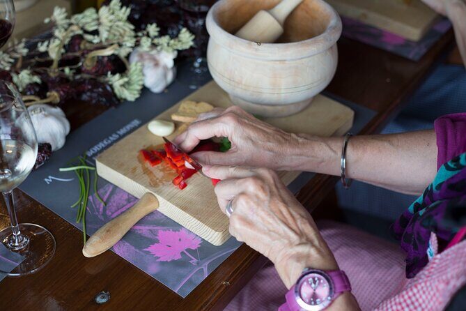 1 Hour and Half Mojo Sauce Workshop With Winery Tour - What to Expect from the Mojo Sauce & Winery Tour