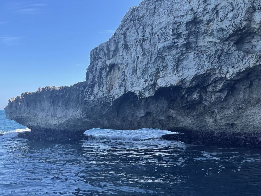 1-hour boat tour with visit to sea caves and ortigia island - The Highlights in Detail