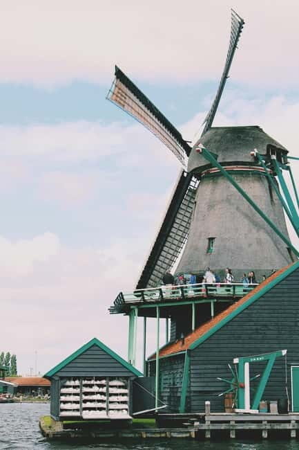10-Hour Day Tour to Zaanse Schans and Giethoorn - Is It Worth the Cost?