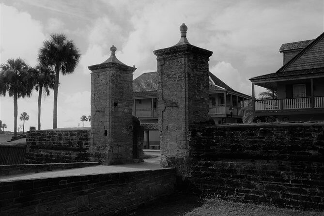 10:30pm Shadows of the Supernatural Tour - The Experience: What to Expect