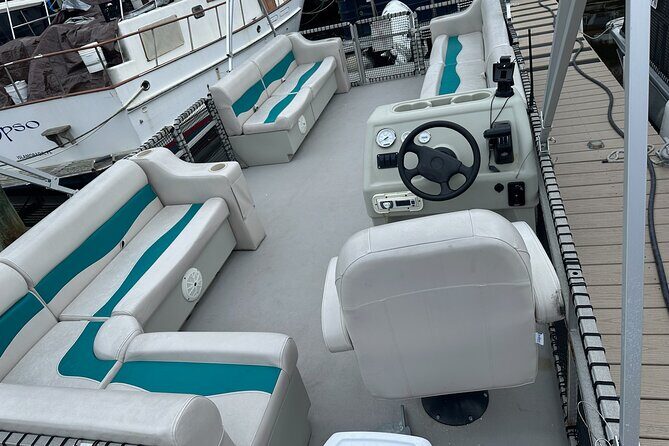 12 Passenger Pontoon Rental - Who should consider this experience?