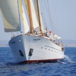 1,5 Hour sunset Tour on a Historical Boat with music DJ &, drinks - What the Tour Entails