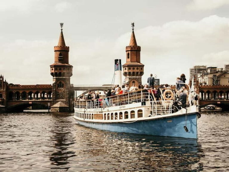 1h Berlin-Cruise with 140 year old electrified steamship - The Experience from Travelers’ Perspectives