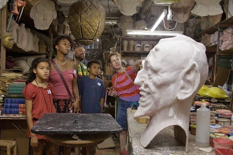 2.5-Hour Kids & Family Walking Tour in English - What Makes This Tour Stand Out?