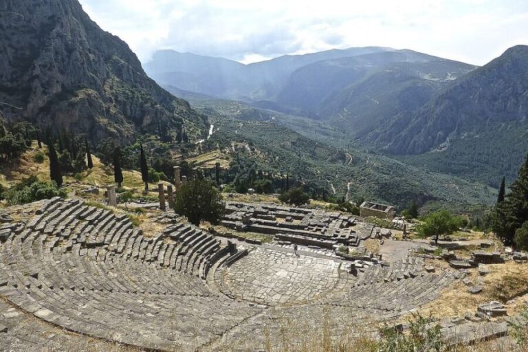2 Day Private Tour Delphi & Meteora a Trip of a Lifetime - Transition to Meteora: The Cliffs and Monasteries