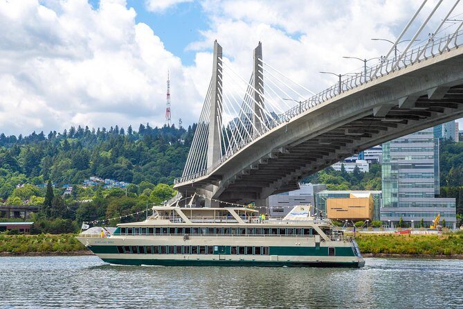 2-hour Lunch Cruise on Willamette River - How the Experience Plays Out Day-to-Day