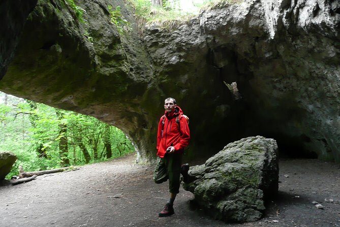 2-Hour Private Hiking Tour Helenental Castles Hike from Vienna - What’s Included and What’s Not