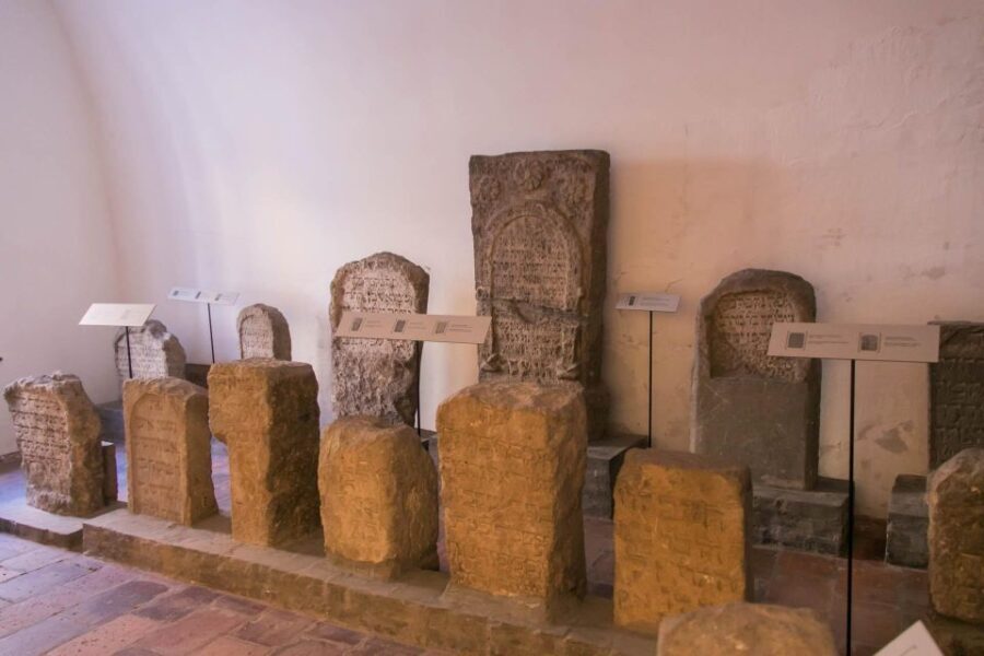 2 Hours Buda Castle Walking Tour - Walk with a Historian - What Makes This Tour Stand Out?