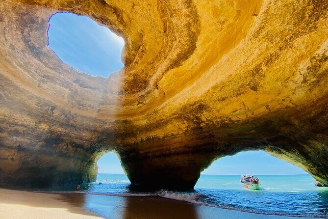 2 Hours Cruise Portimão to Benagil Cave & Marinha Beach - Visualize Your Experience