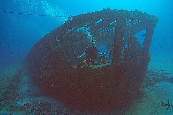 2 Tanks Scuba Diving Wreck and Reef in Cancun for Certified Divers - The Sum Up