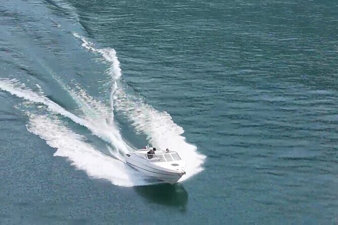 2 to 3 Hours Private Boat Tour in Lake Como - What Does the Price Cover?