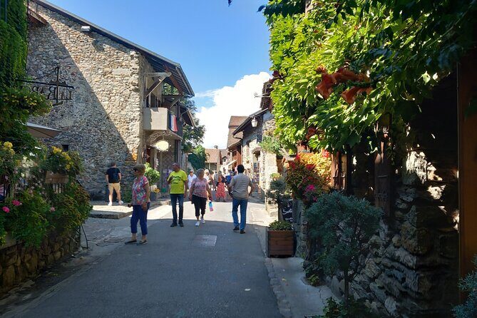 4 Hour Private Tour of the Medieval Town of Yvoire near Geneva - The Itinerary: What to Expect and What Makes It Special