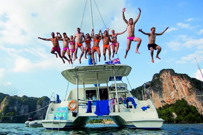 4H Private Vip Catamaran Tour with Swim Up to 18 people - The Experience: What to Expect from the Private Catamaran Tour