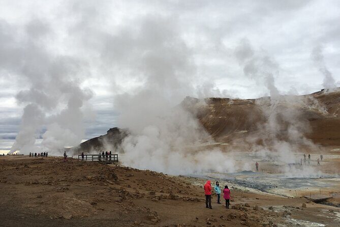 4x4 MiniBus Tour Lake Myvatn, Dettifoss,Selfoss, Godafoss and Nature Baths - Who Is This Tour Best For?