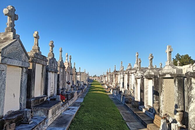 5 Cemeteries of New Orleans - Anne Rice's & other famous graves - An In-Depth Look at the Cemeteries and What Youll Experience