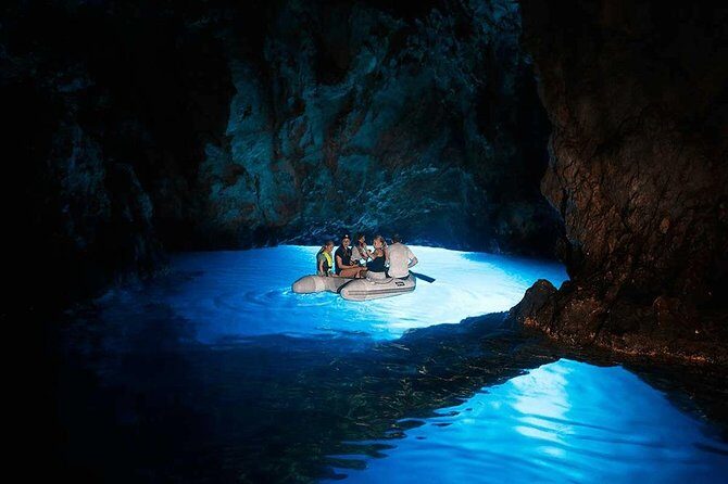 5 islands Private Boat Tour:Blue Cave,Hvar&Pakleni islands - Who Should Consider This Tour?