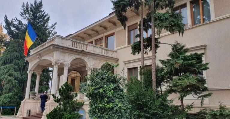 6h Communism Tour in Bucharest with Ceausescu Mansion - The Value of this Tour