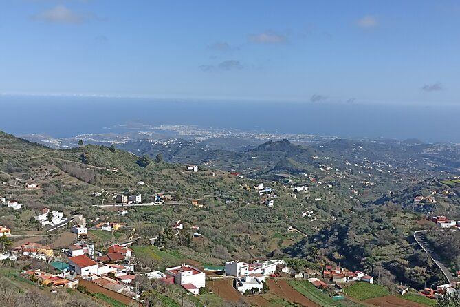 7-Hours Private Tour Volcanoes and Wine Region in the Canary Islands - The Experience of Traveling with a Guide