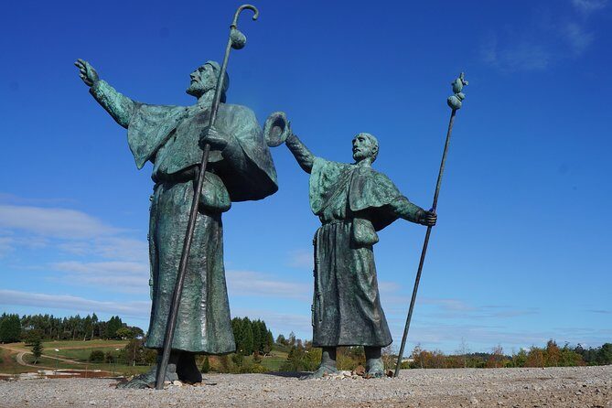 8-Day Camino Frances Pilgrimage Tour from Sarria to Santiago - 2nts Santiago - What travelers love (and what they don’t)