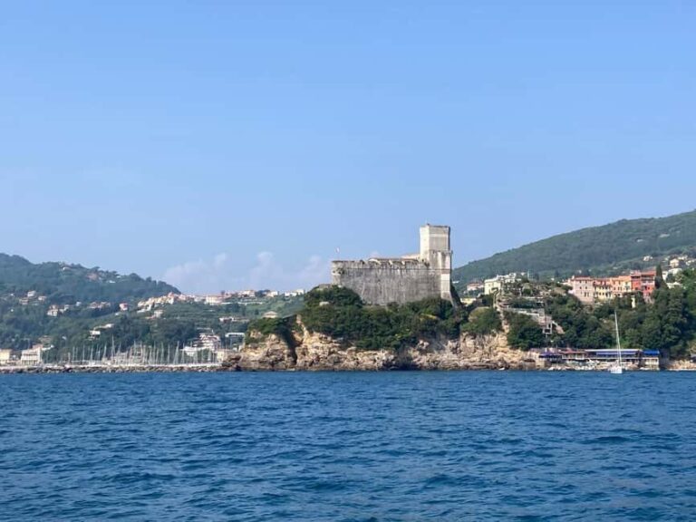 A day sailing in the Gulf of La Spezia on an exclusive classic catamaran - FAQ