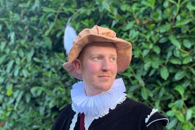 A Historical tour of Warwick with Queen Elizabeth's Secret Lover - What It Feels Like and What to Expect