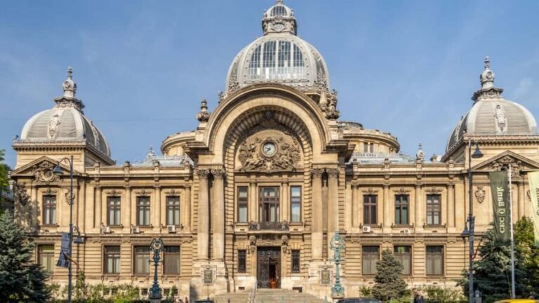 A Hobbit's Tale. Bucharest, Guided Walking Tour - What’s It Like on the Ground?