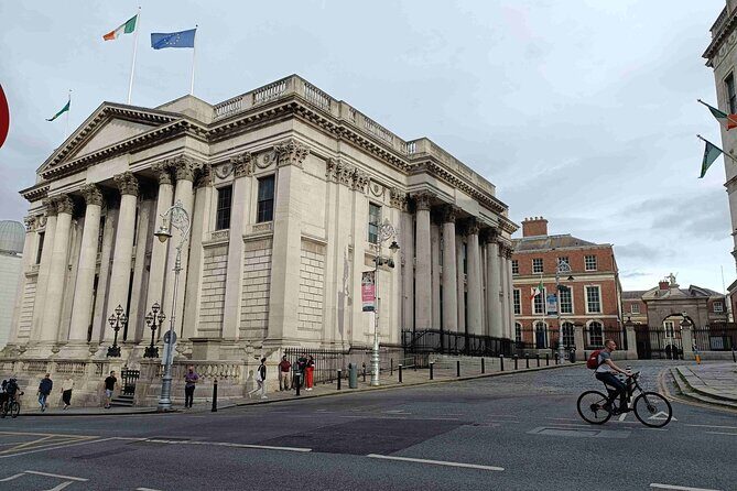 A Self-Guided Audio Tour of Dublin's Temple Bar - Hidden Corners and Lesser-Known Stories