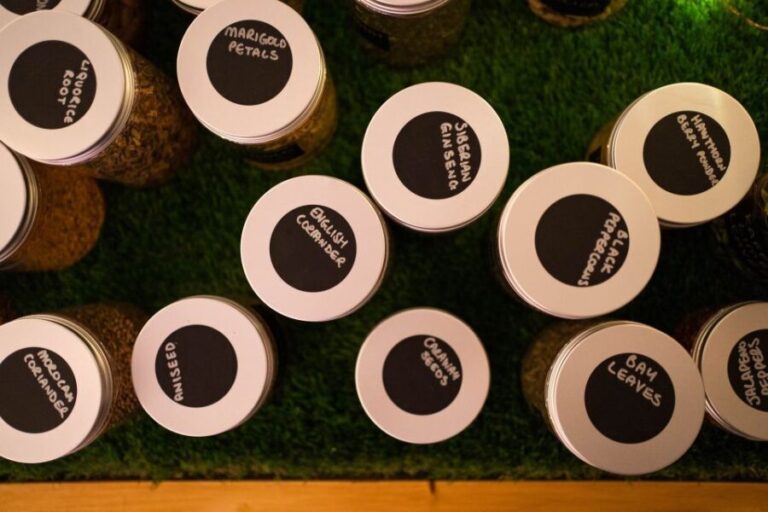 Aberdeen: Gin Distillery Discovery Tour with Welcome Drink - In-Depth Look at the Aberdeen Gin Distillery Tour