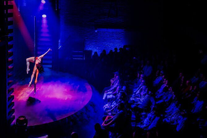 Adult Comedy Show & Cirque Live Performance at Woolworth Theatre - The Performance Itself