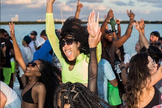 Adults only Hip Hop Sessions Boat Party Cancun - What You Can Expect on the Cruise