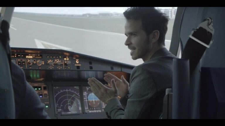 Airbus Flightsimulator | Flying Experience | adults&children - The Cockpit and Controls: A Realistic Environment