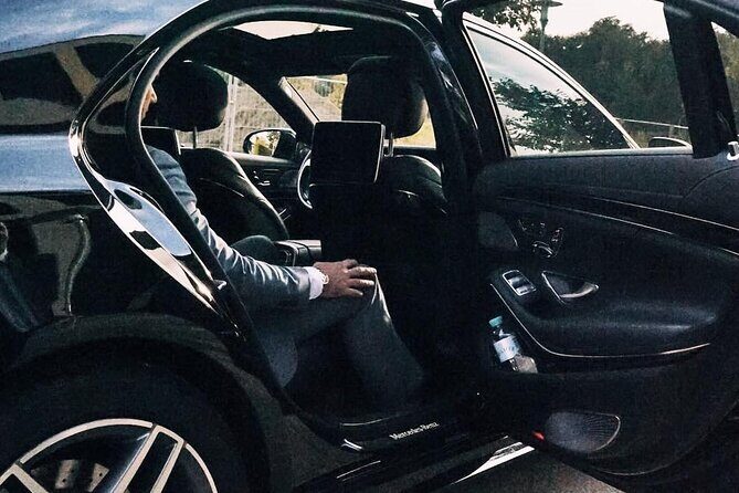 Airport Transfer: Rome to Fiumicino Airport FCO by Business Car - What the Ride Looks Like