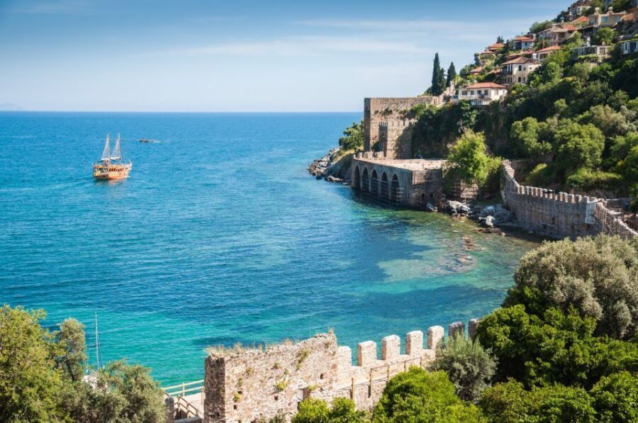 Alanya: Boat Trip with Lunch, Drinks, and Swim Stops - The Lunch and Refreshments