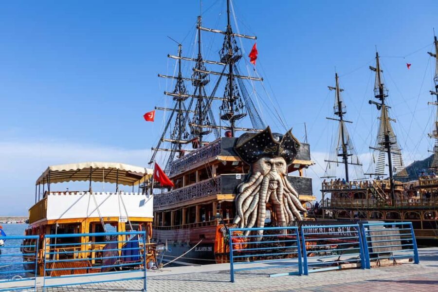 Alanya: Pirate Boat with Transfer, Lunch & Unlimited Drinks - What the Reviews Say