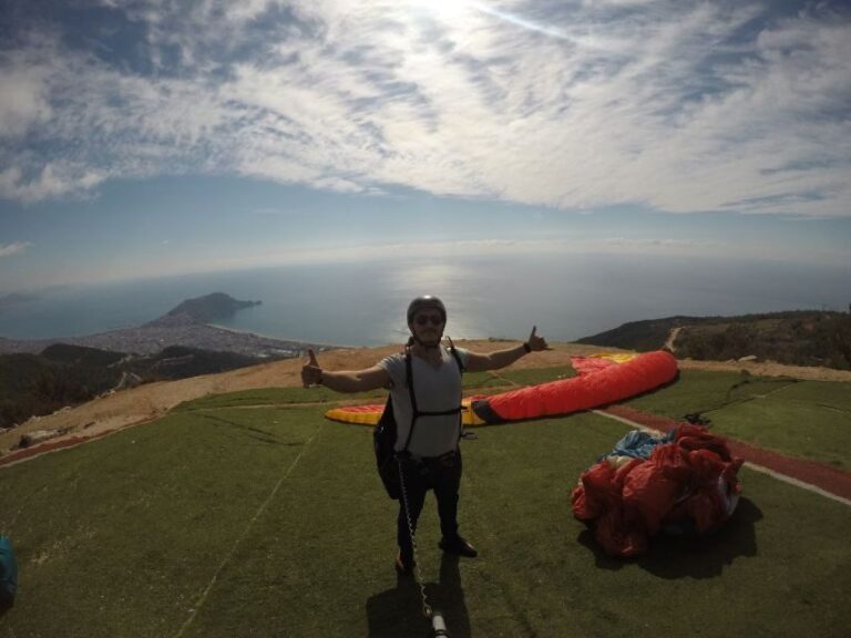 Alanya: Tandem Paragliding from 700m with Meeting or Pick Up - The Experience in Detail
