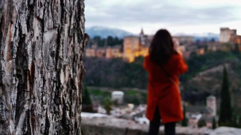 Albaicin and Sacromonte: Guided tour and sunset at Mirador San Nicolas - A Closer Look at the Experience