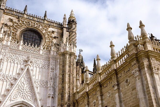 Alcazar, Cathedral and Giralda + Santa Cruz - Practical Details and What to Expect
